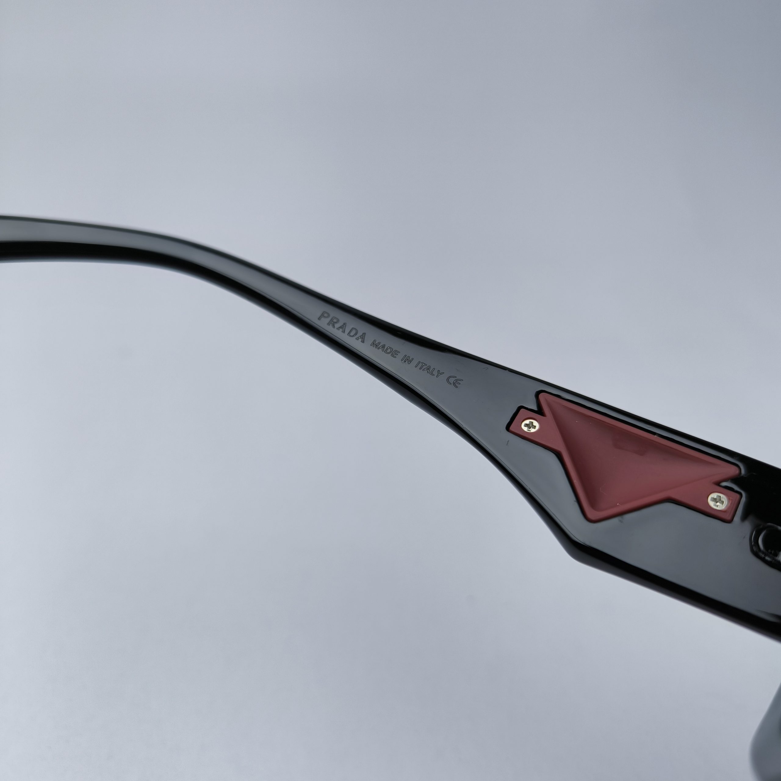 عینک آفتابی زنانه پرادا w9099 (تک و عمده) 9 عینک آفتابی زنانه پرادا w9099 (تک و عمده)