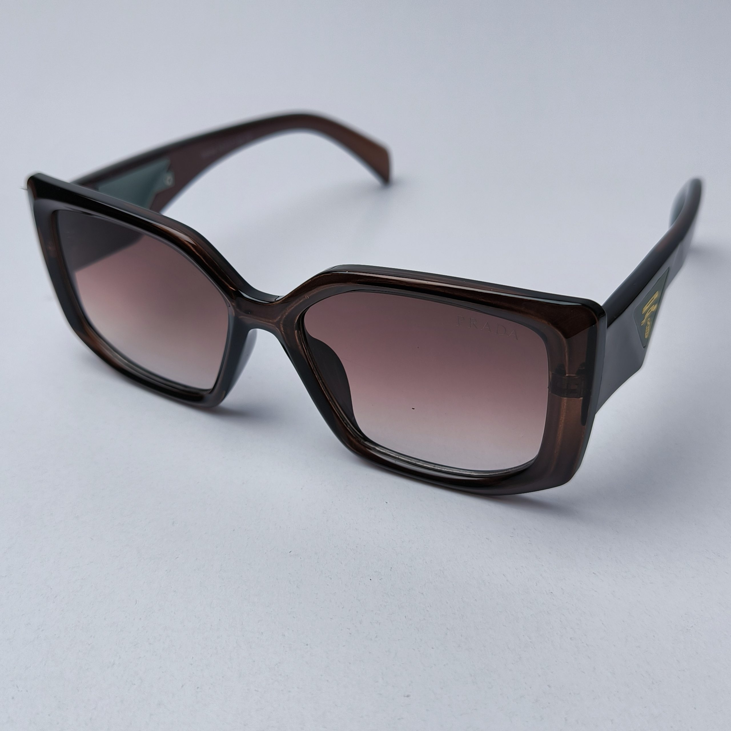 عینک آفتابی زنانه پرادا w9099 (تک و عمده) 2 عینک آفتابی زنانه پرادا w9099 (تک و عمده)