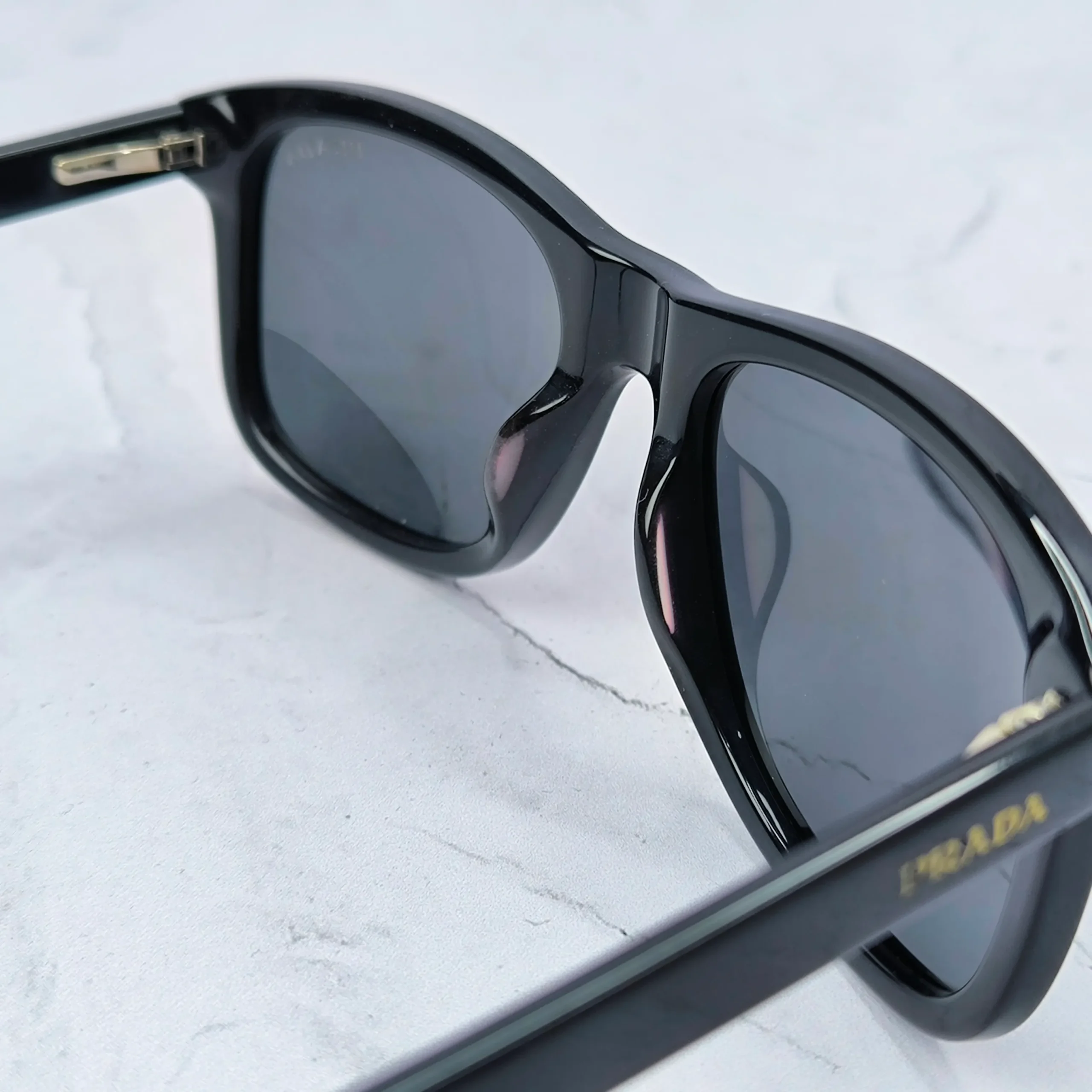 عینک آفتابی پلاریزه مستر پرادا 9714 با پک اصلی 2 عینک آفتابی پلاریزه کیفیت مستر پرادا فاطمی اپتیک