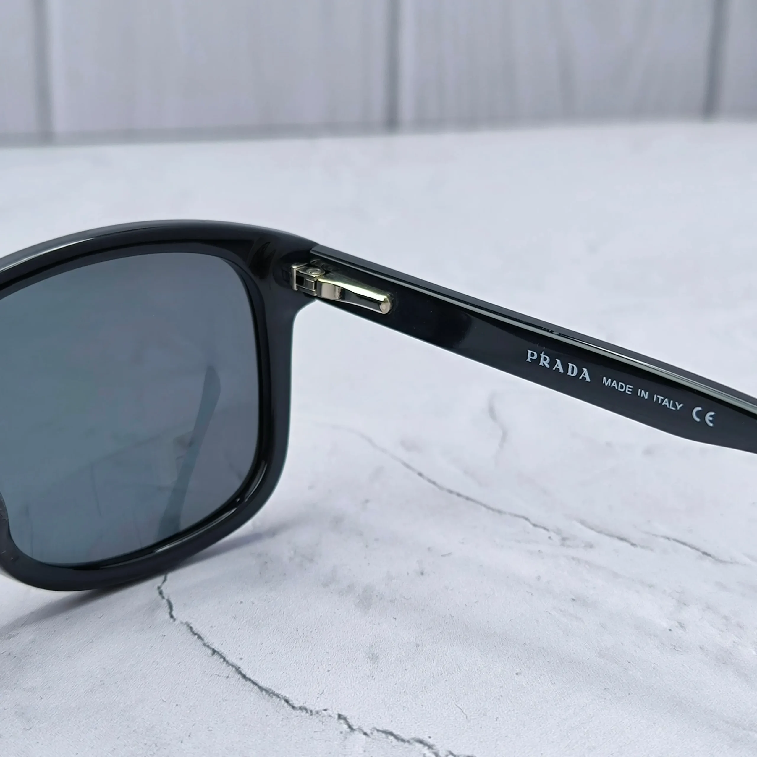 عینک آفتابی پلاریزه مستر پرادا 9714 با پک اصلی 5 عینک آفتابی پلاریزه مستر پرادا 9714 با پک اصلی