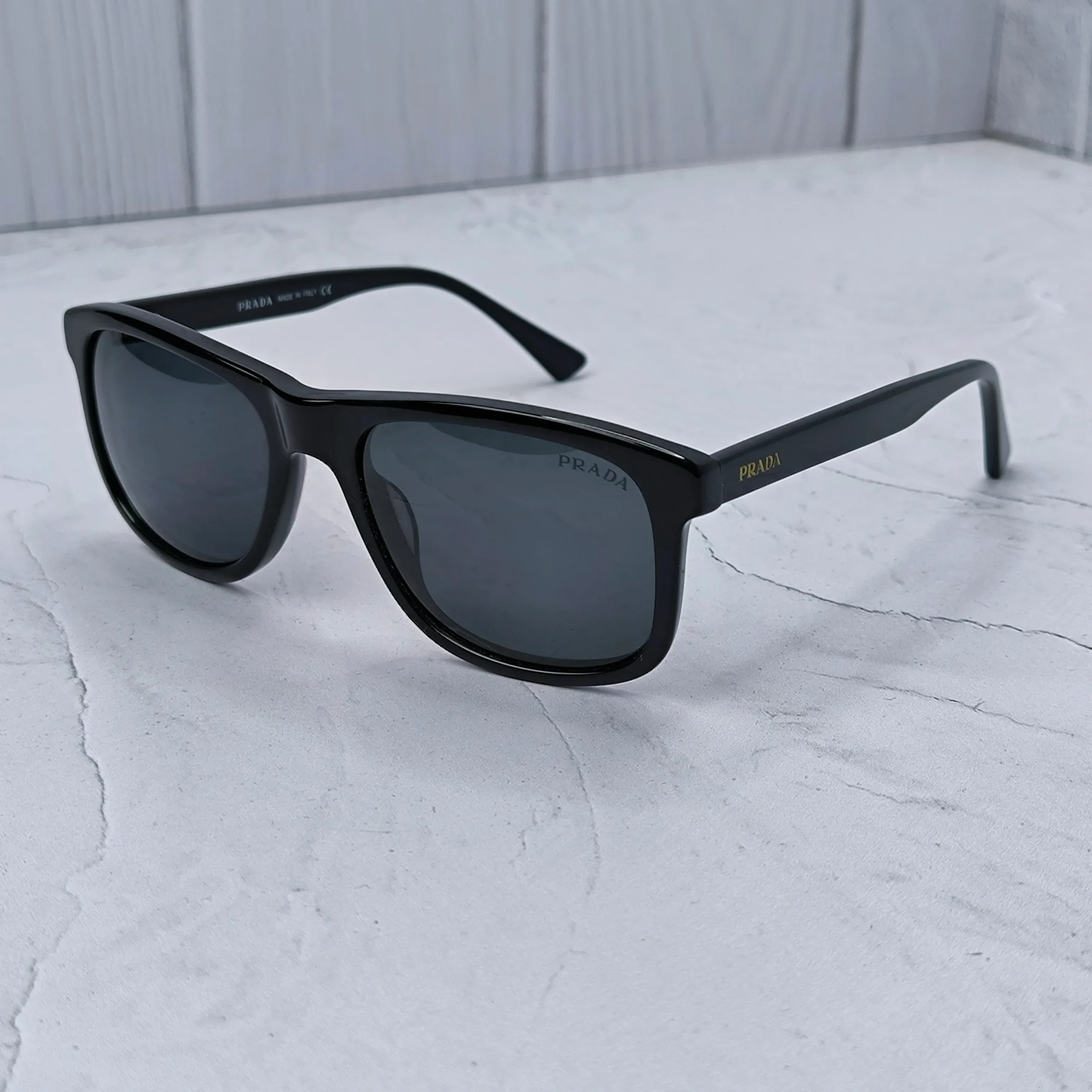 عینک آفتابی پلاریزه مستر پرادا 9714 با پک اصلی 1 عینک آفتابی پلاریزه کیفیت مستر برند پرادا فاطمی اپتیک